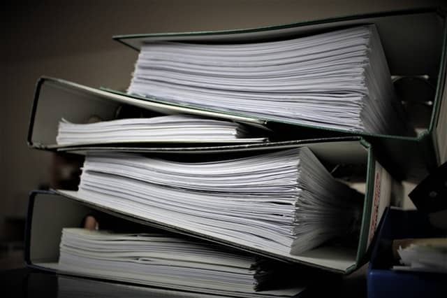 Чи повинен потерпілий відкривати матеріали стороні захисту в порядку ст.290 КПК і як підтвердити факт ознайомлення з ними?